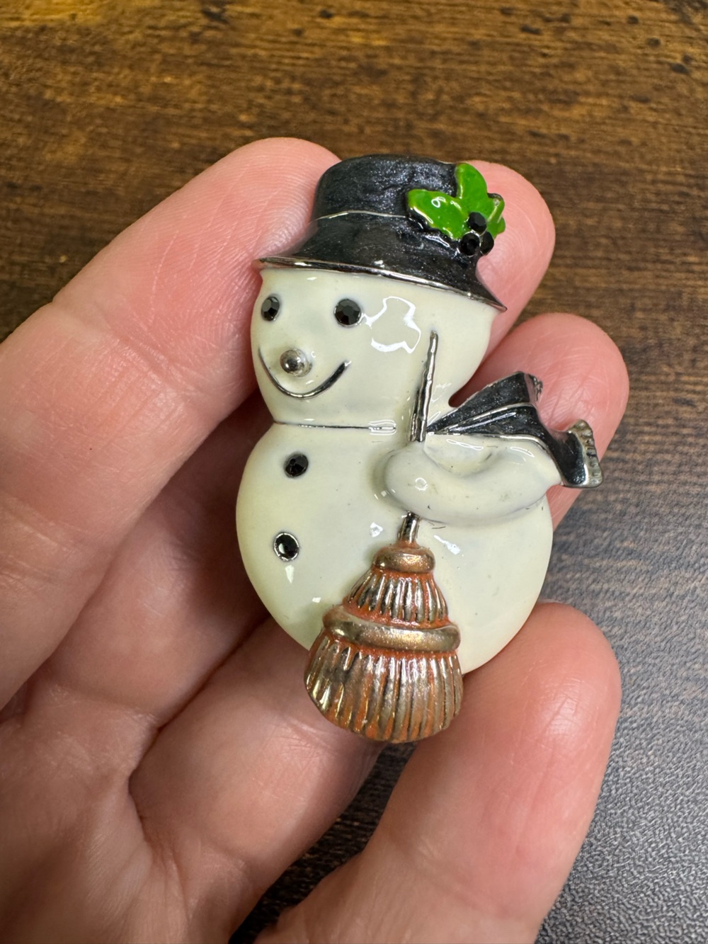 💚4/$20 Vintage Cream Snowman Brooch with Black Hat and Green Holly